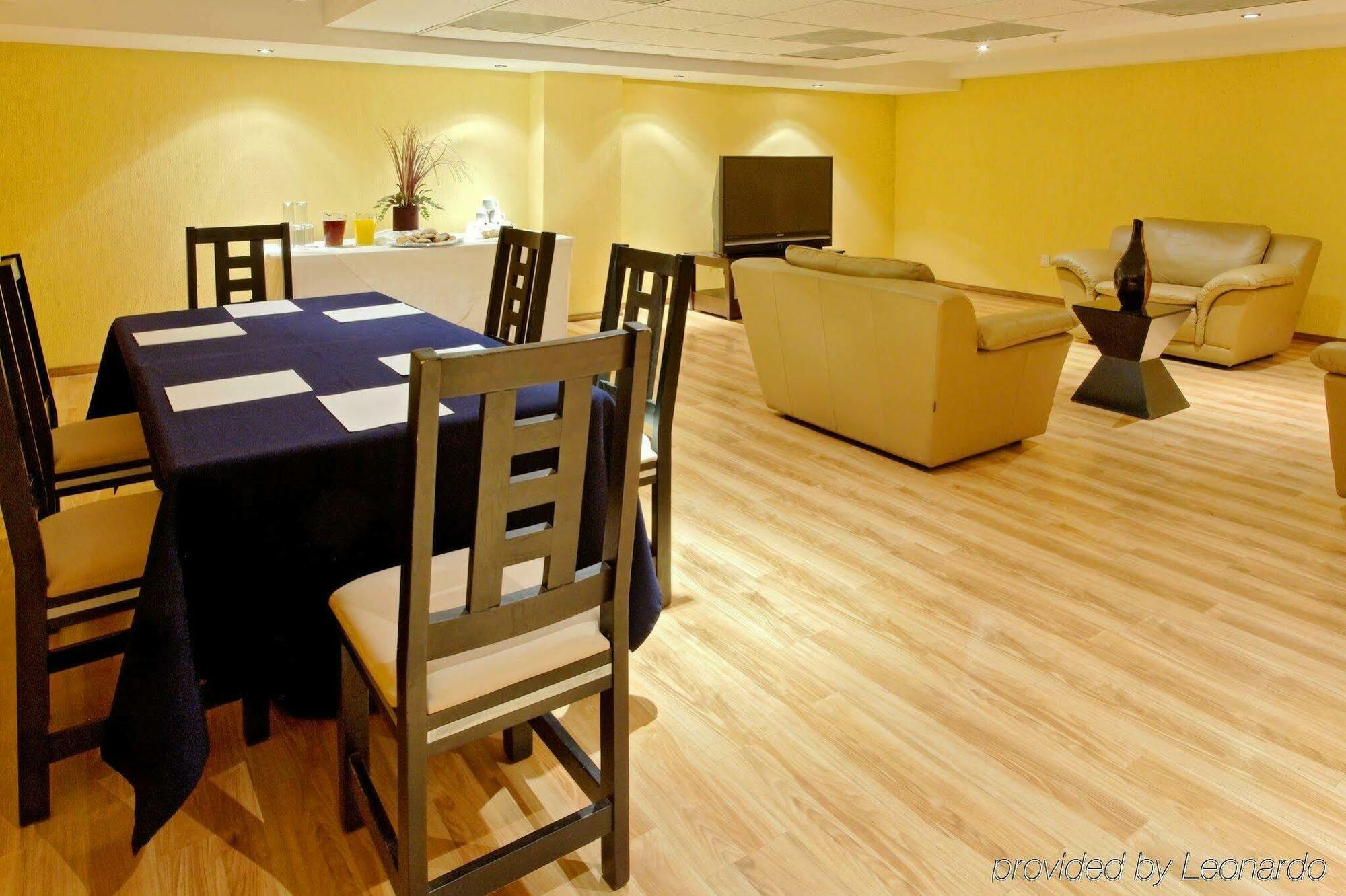 Holiday Inn Express Nuevo Laredo By Ihg Eksteriør billede